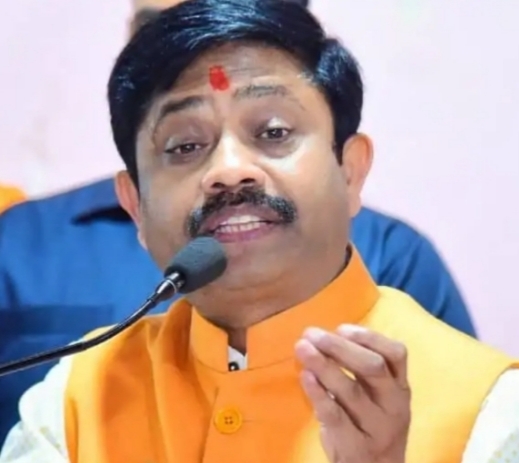 अच्छे कार्यों में बाधा डालने वालों को भगवान सद्बुद्धि